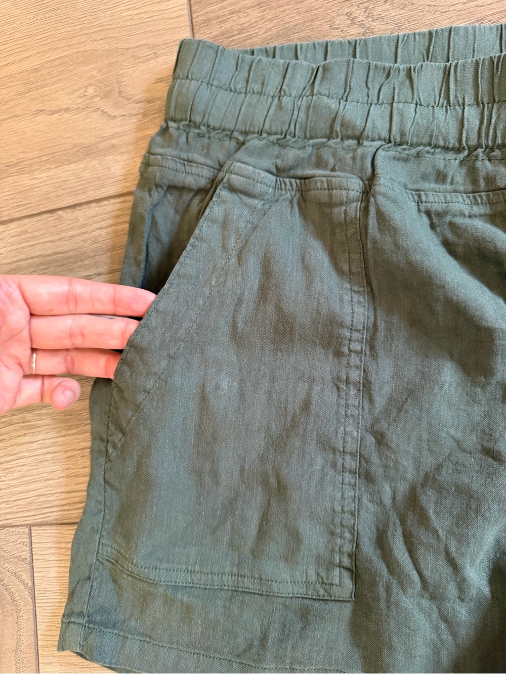 KUT From The Cloth Women’s Elastic Waist Pull-On Shorts in Olive Green Size XL - Picture 4 of 7